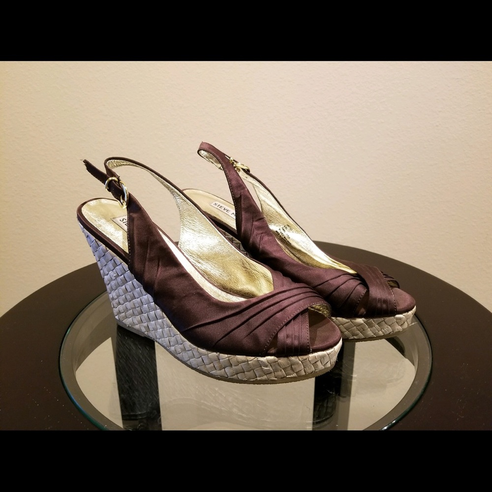 🌺SteveMadden wedge brown sandal. Size 8.5🌴