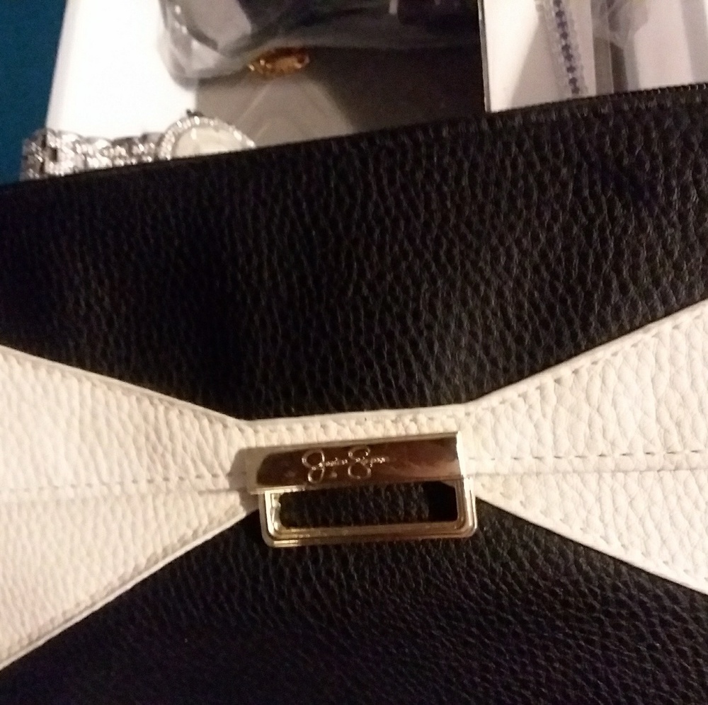 Jessie  Simpson   clutch