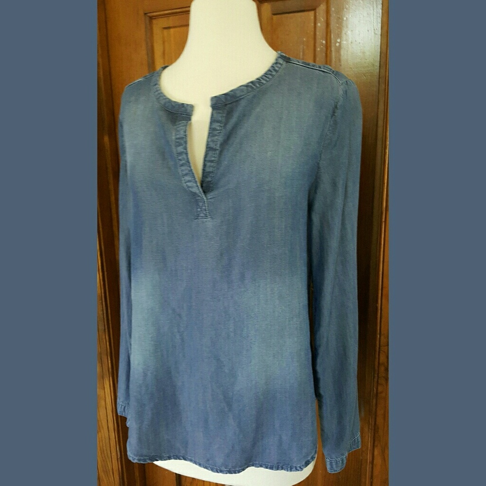 Perfect chambray denim v-neck top