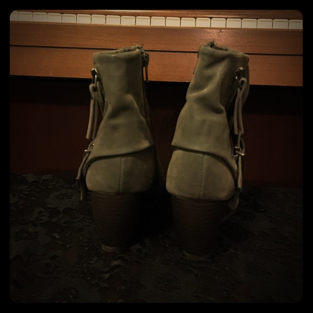 5 1/2 Gray suede-like low wedge booties