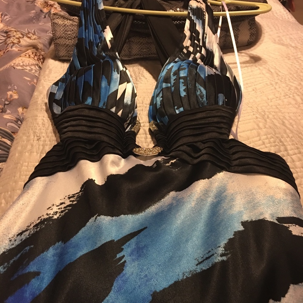 Gorgeous Cache gown petite. NWT