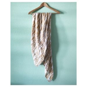 Zebi Organic Giraffe Swaddle Blanket