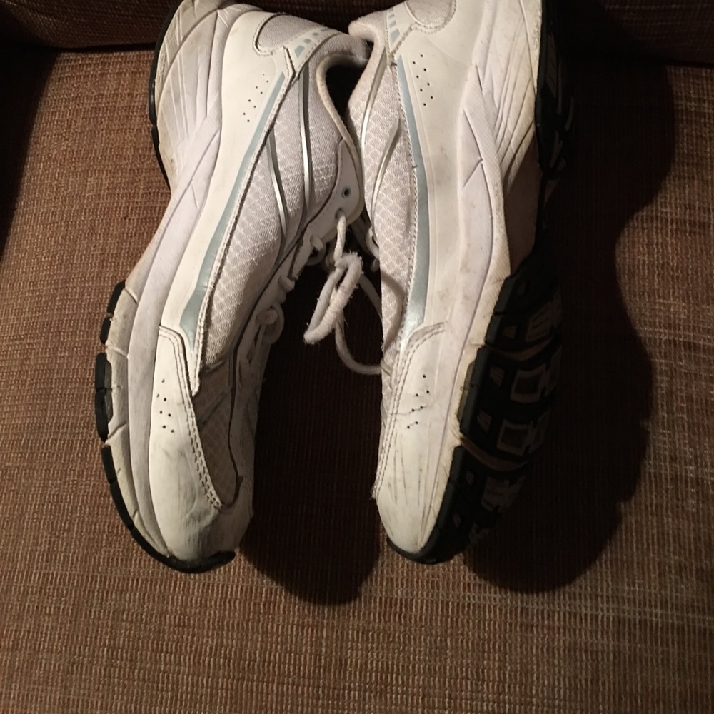 Sneaker - Picture 3 of 3