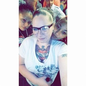 Meet your Posher, Iris