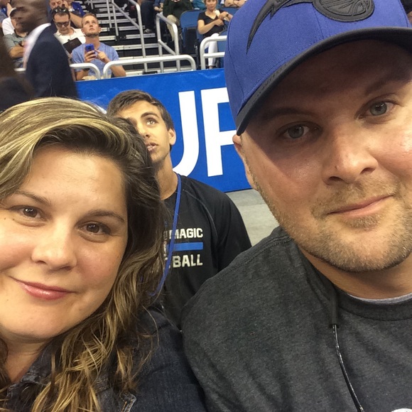 Meet your Posher, Stephanie! 💗 - Picture 4 of 4