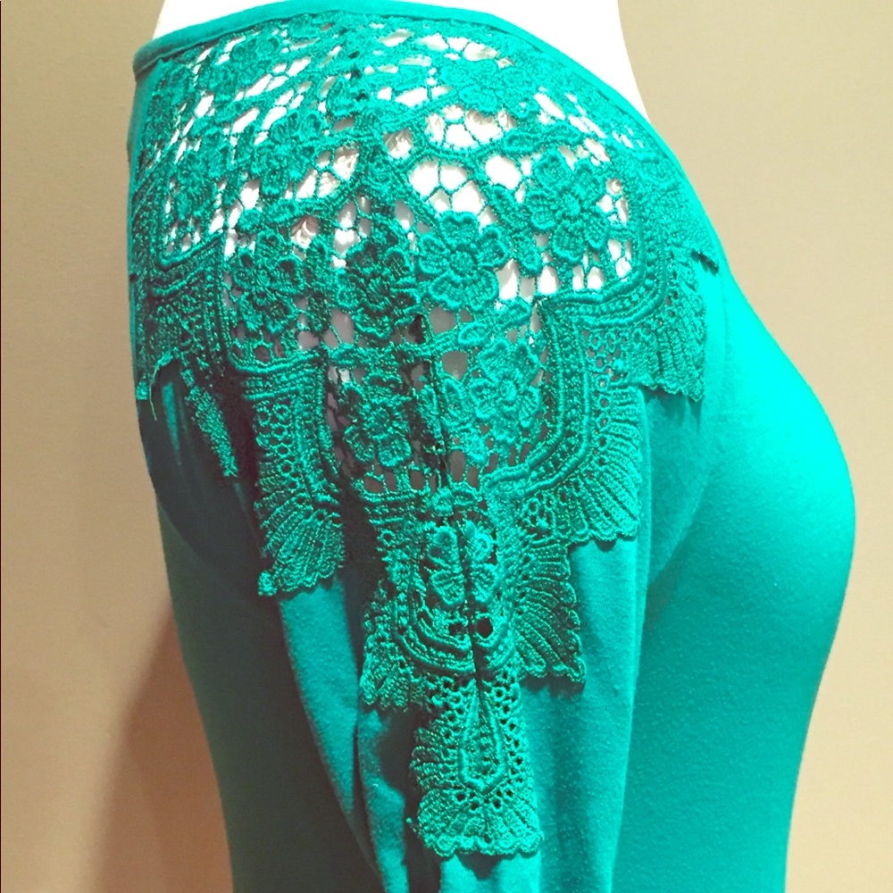 Kelly green lace cotton top