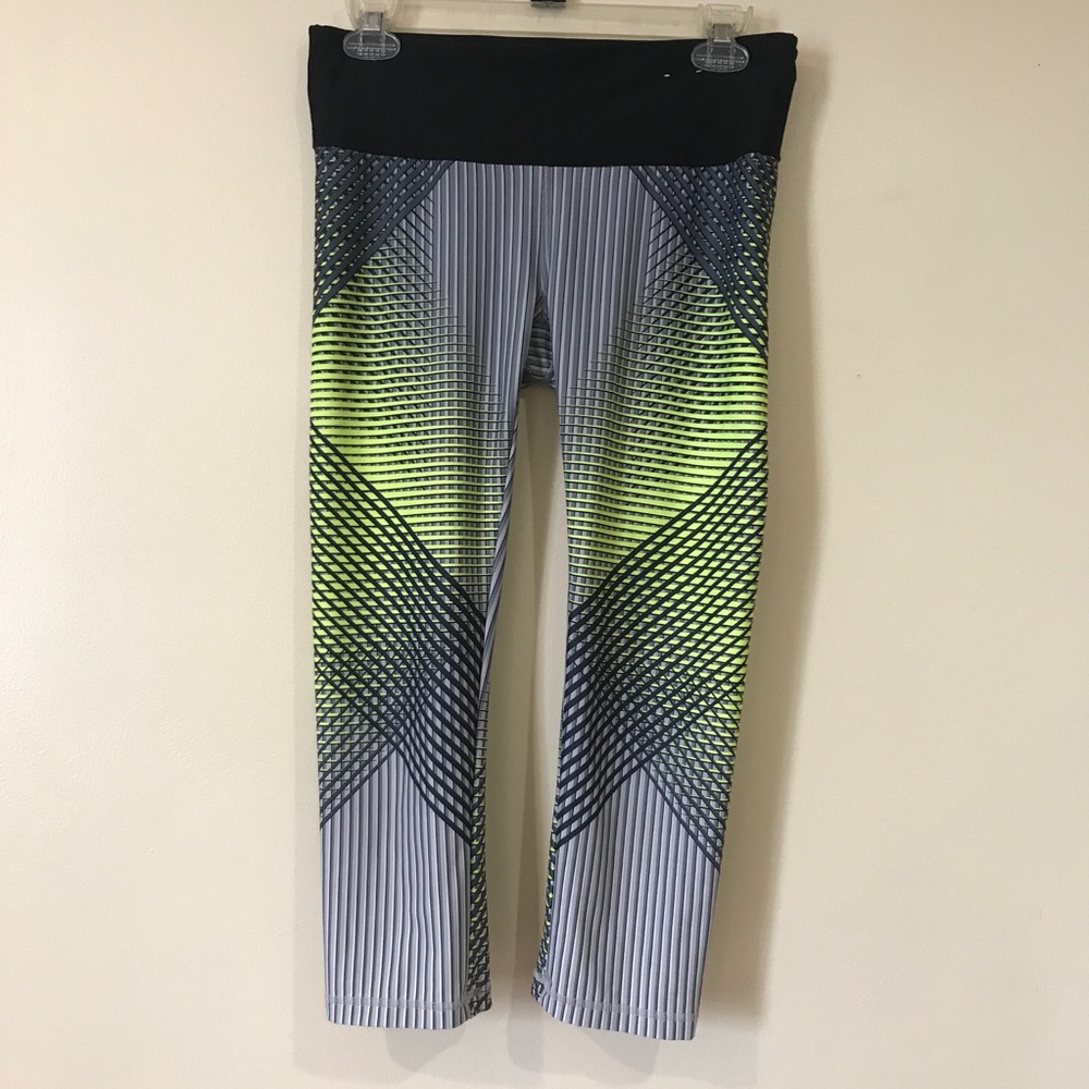 🆑 GAP FIT - Gfast Capri Athletic Legging