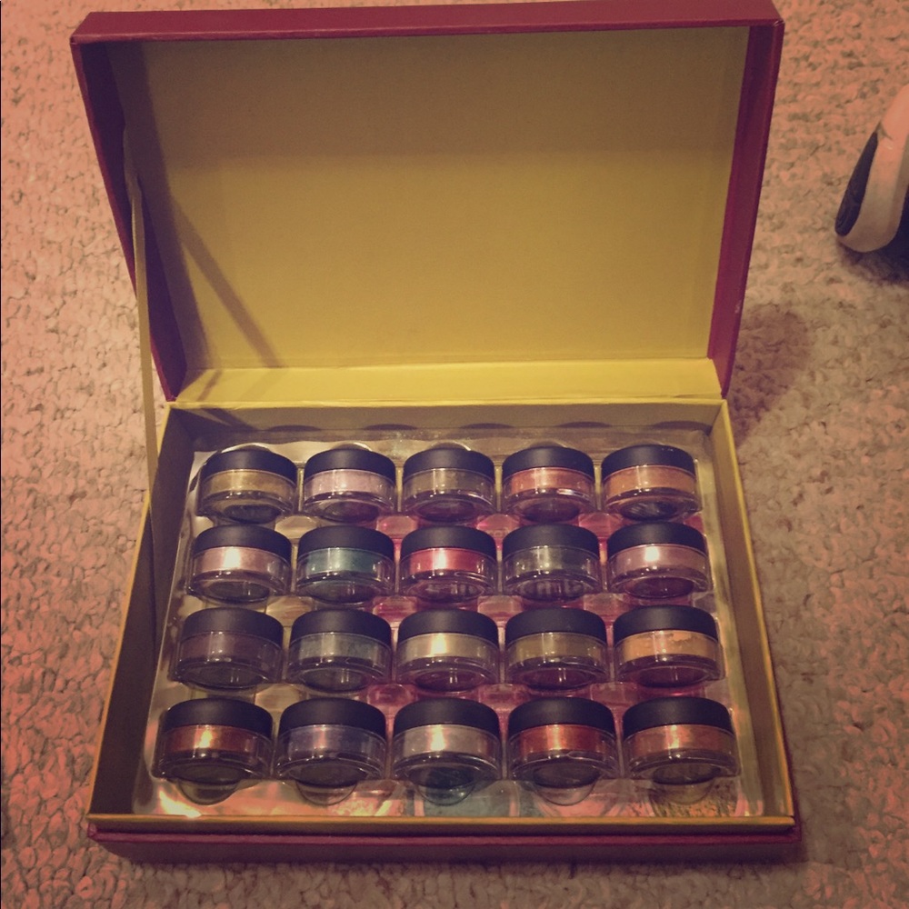 bareMinerals 20 eyeshadow set