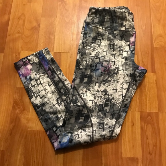 Fun athletic capris - Picture 2 of 3