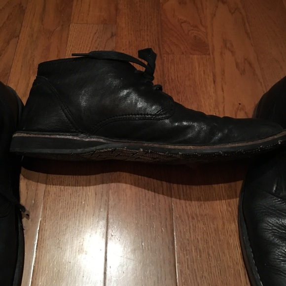 Men's Black Chukka Boots - Picture 2 of 5