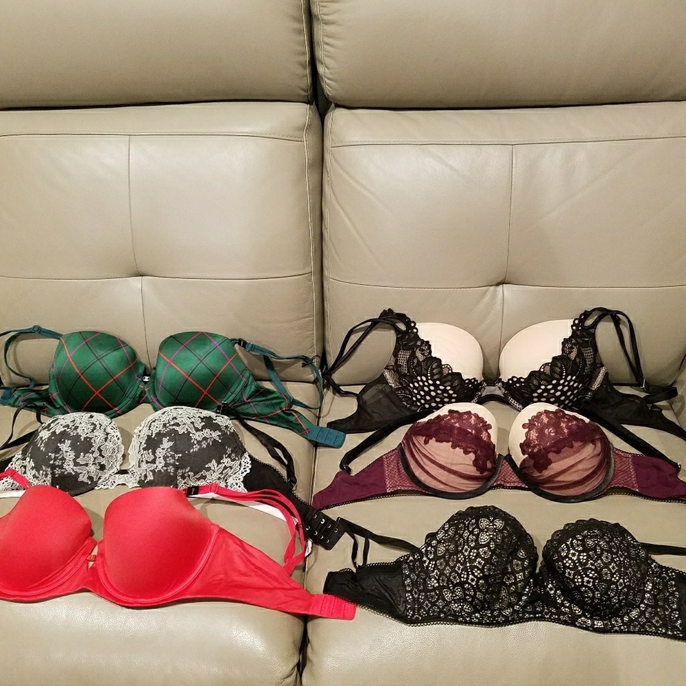 NEW VICTORIA'S SECRET BRA $15 EACH WITH TAGS