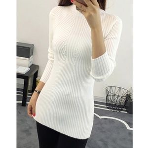 🎟️(Negotiable) NWOT-White Sweater