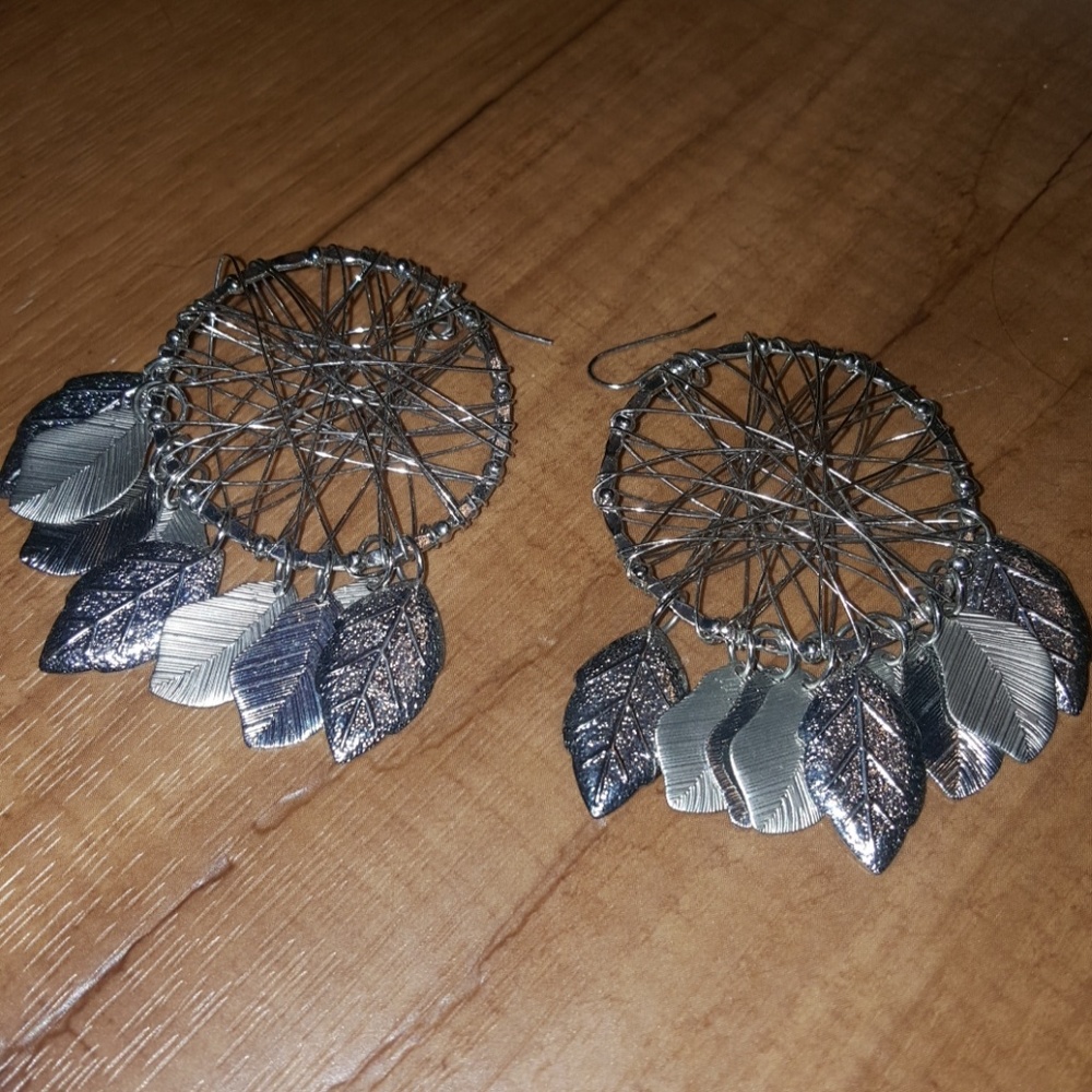 Detailed Dream Catcher Dangle Earrings
