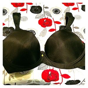 Butterfly clasp bra