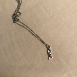 Beautiful 18K Tiffany necklace never worn.