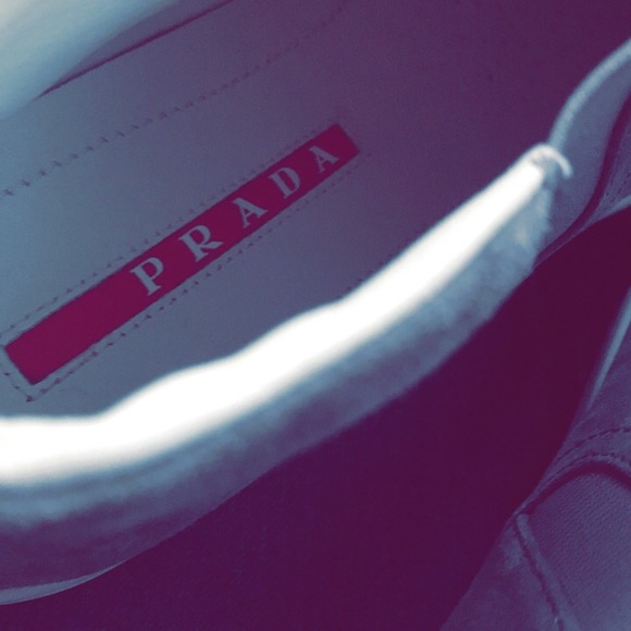 Prada - Picture 3 of 3