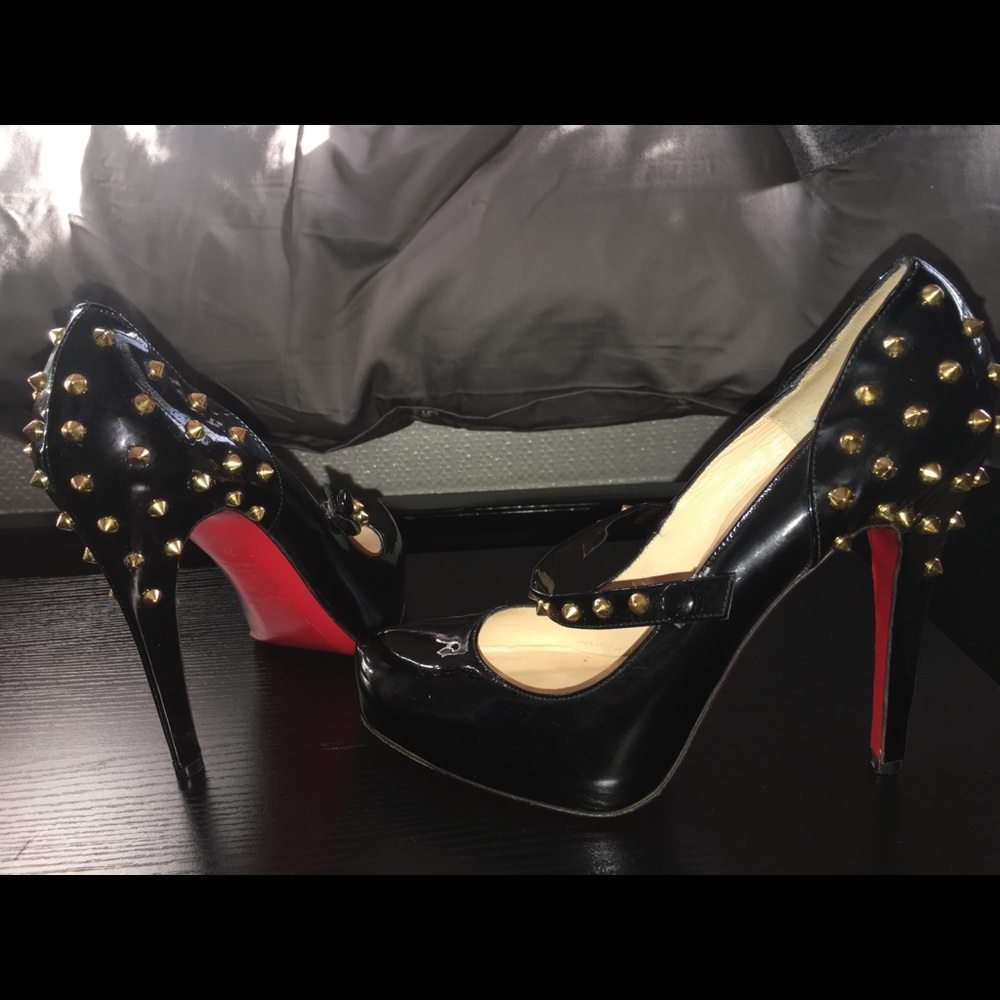 ♥️Authentic Christian Louboutin♥️ - Picture 3 of 7