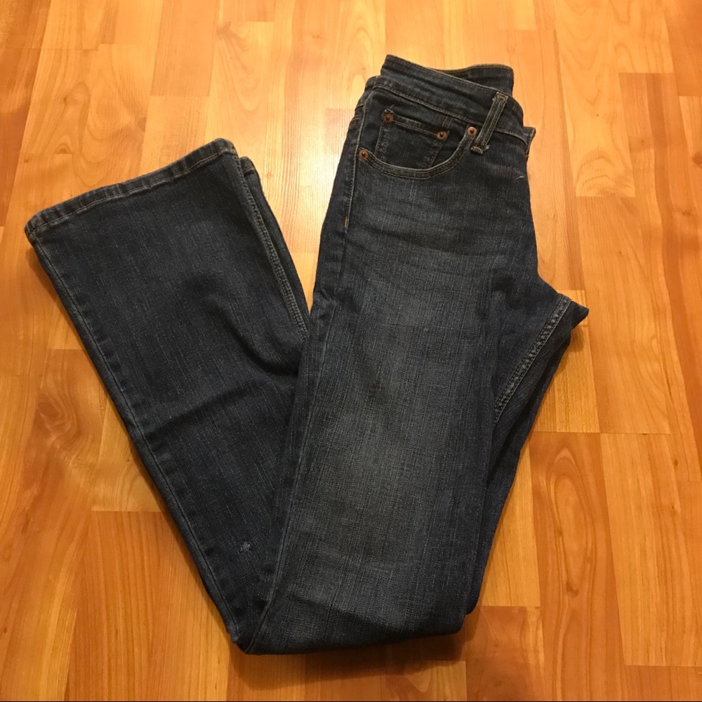 NWOT Levi’s flared jeans