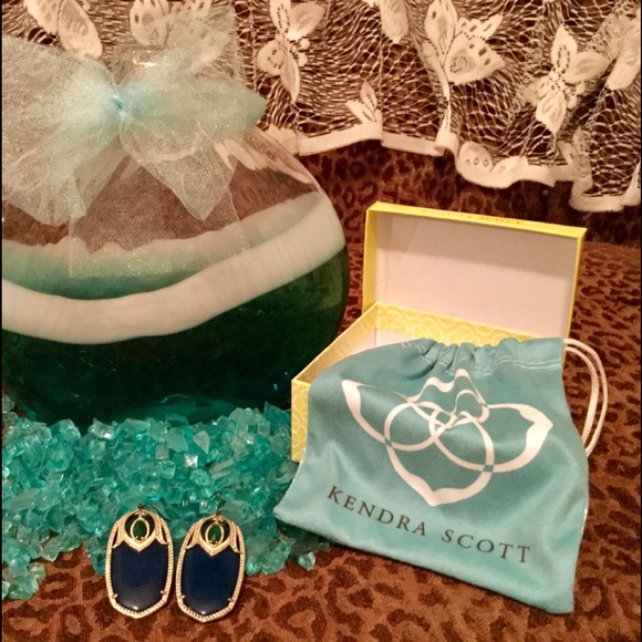 Kendra Scott Jewelry - Kendra Scott Darby Earrings!