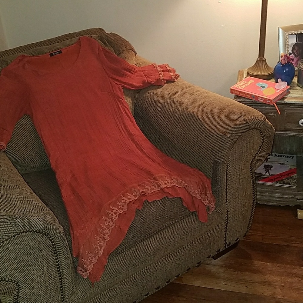 Bell-sleeved tunic - Picture 3 of 8