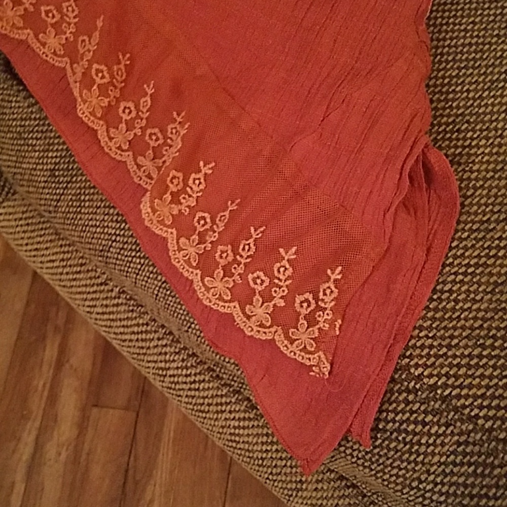 Bell-sleeved tunic - Picture 6 of 8