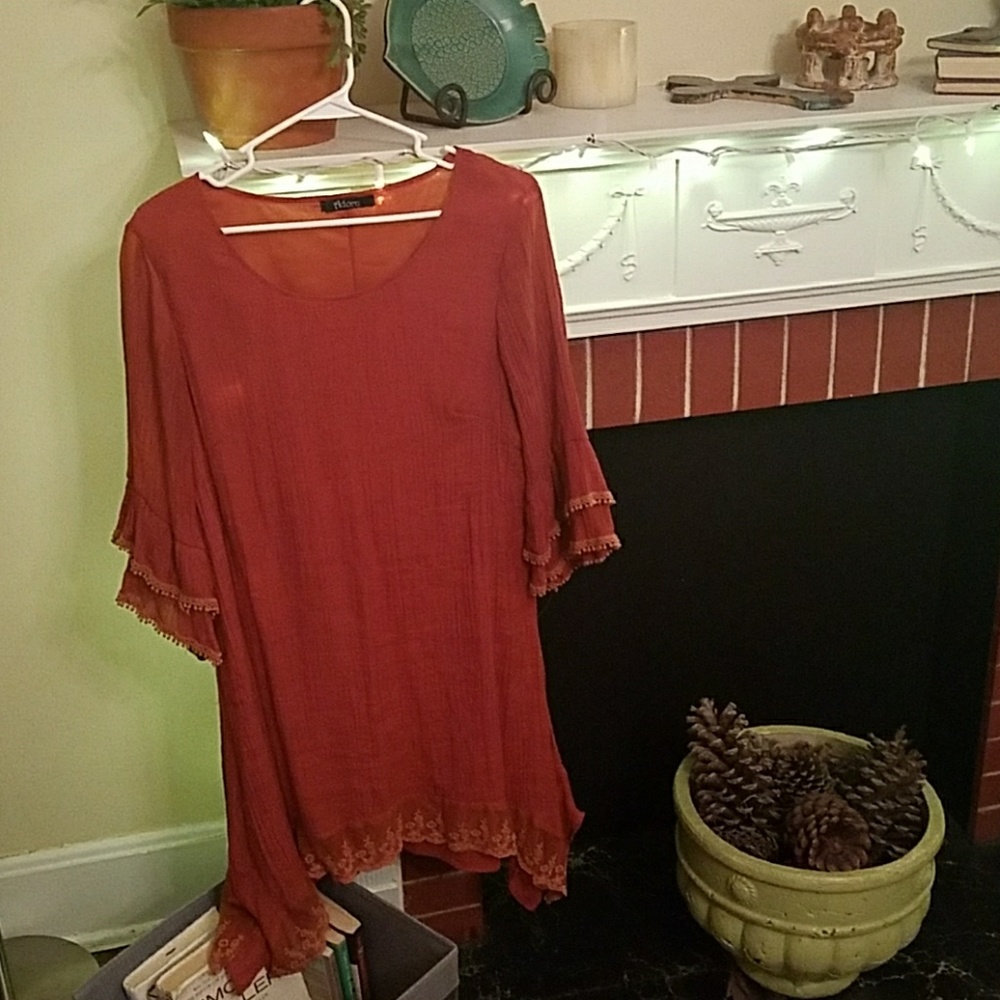 Bell-sleeved tunic - Picture 7 of 8