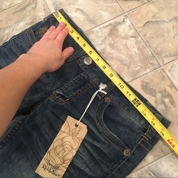 NWT FREESTYLE REVOLUTION flare jeans - Picture 4 of 6