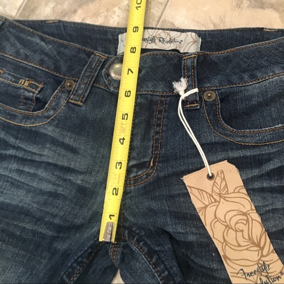 NWT FREESTYLE REVOLUTION flare jeans - Picture 5 of 6