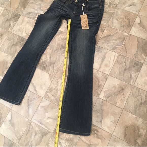 NWT FREESTYLE REVOLUTION flare jeans - Picture 6 of 6