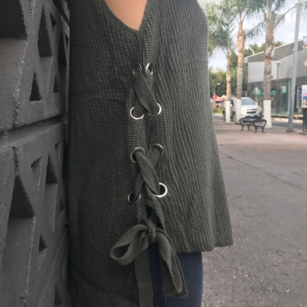 ❤️LAST ONE❤️Blake Sleveless Sweater - Picture 4 of 7