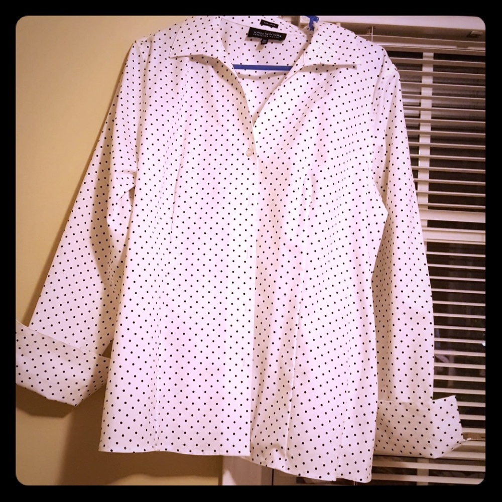 NWOT Jones New York white blouse/black polka dots