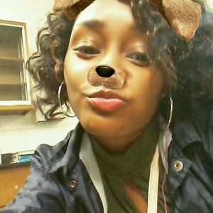 Meet your Posher, Kamyra