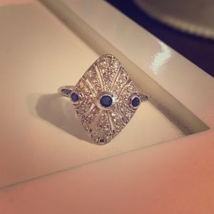 Diamond & Sapphire ring