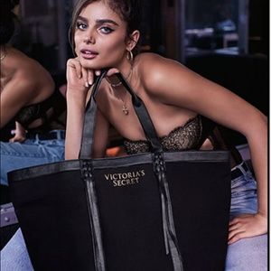 🔥(Firm Price)🔖Victoria Secret Black Fringe Tote