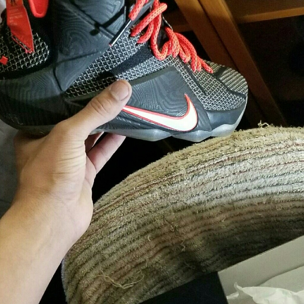 LeBron 12 - Picture 2 of 4