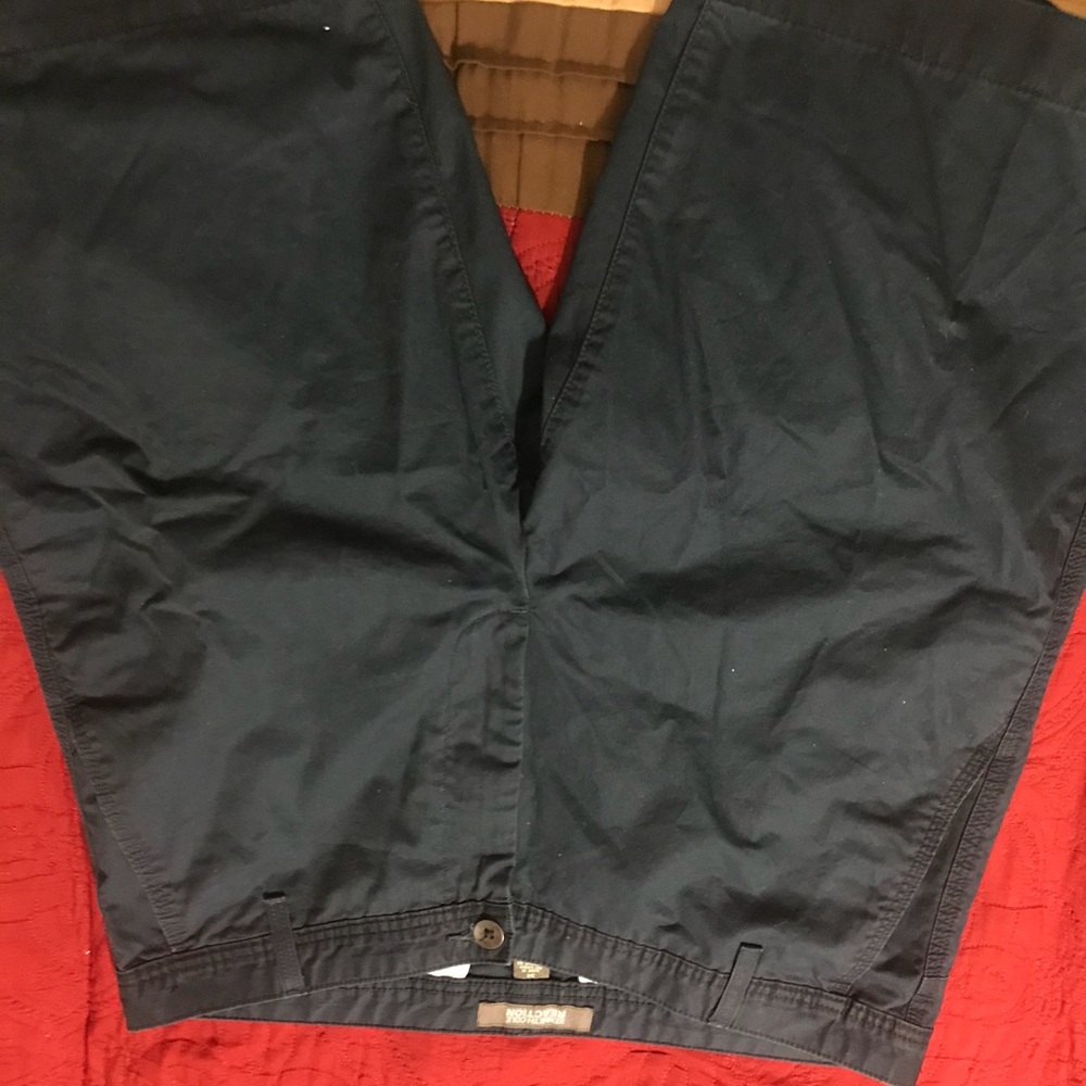 Shorts - Picture 3 of 3