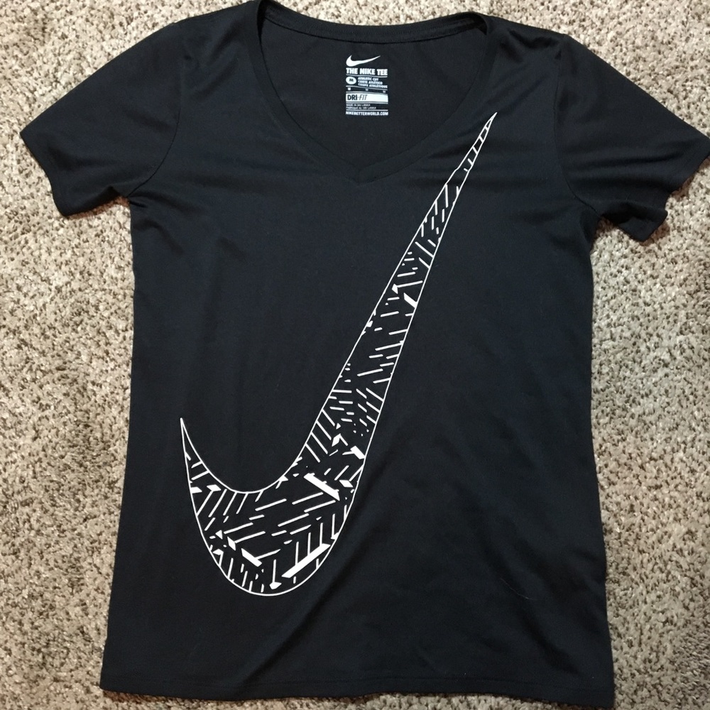 Women’s dri-fit Nike t-shirt