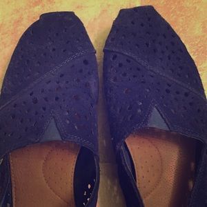 Size 12 Blue suede TOMS