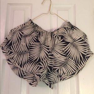 Brandy Melville palm leaf Ross shorts