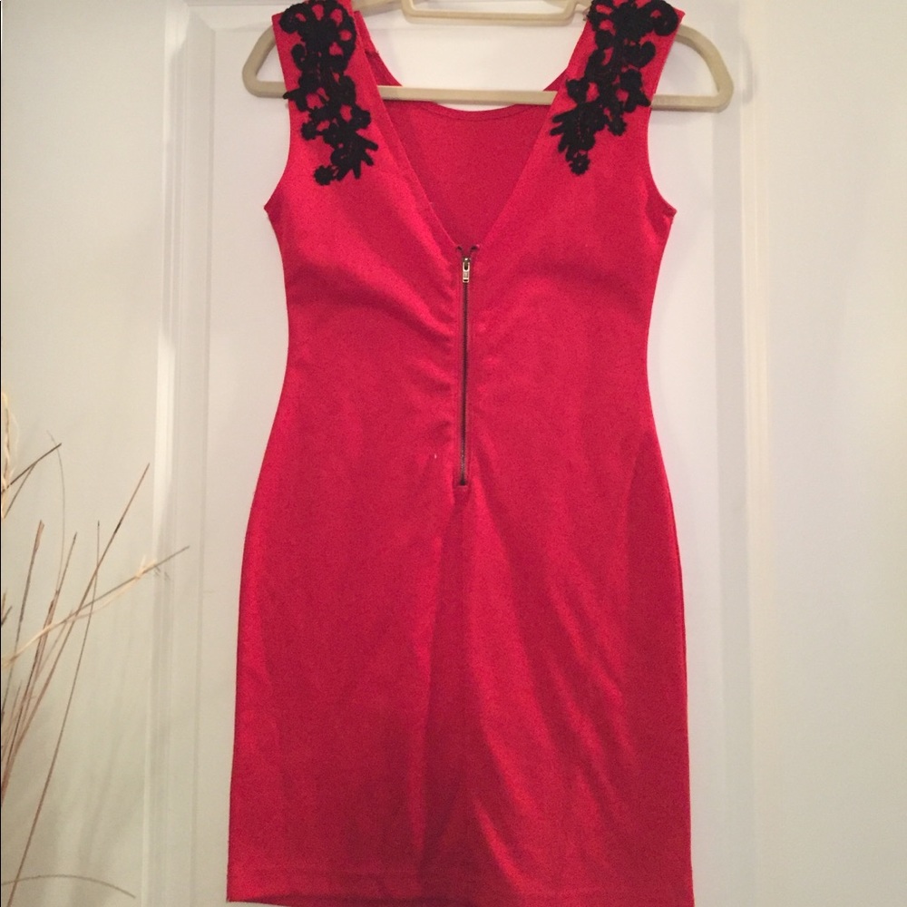 Dress - Picture 4 of 4