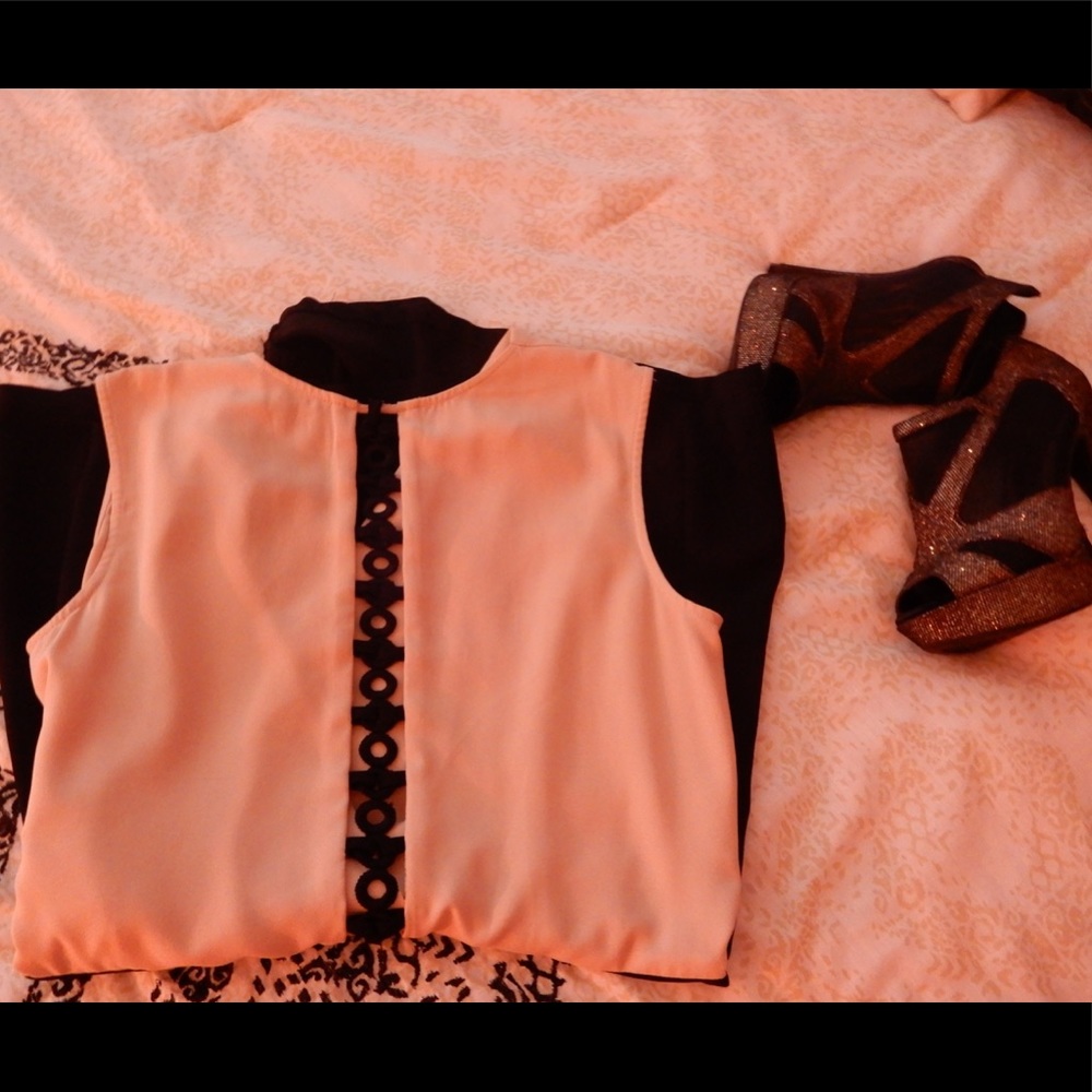 🌓 Black and beige going out romper! 🌓