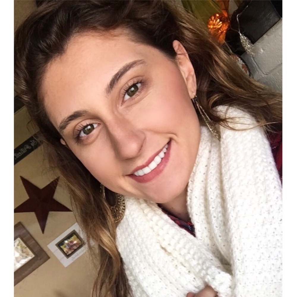 Meet your Posher, Olivia