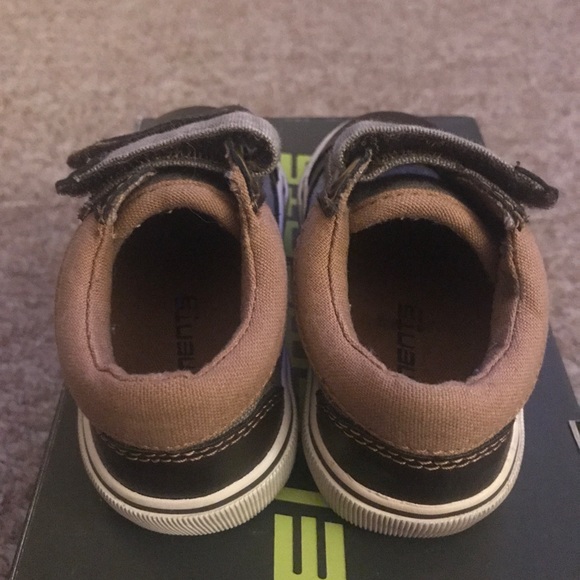 Toddler shoes size 5 - Picture 3 of 3