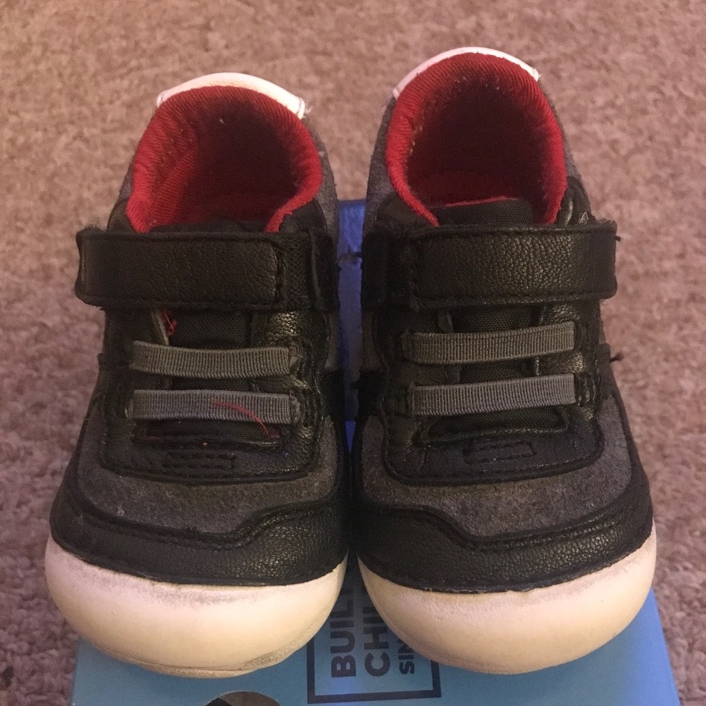 Toddler Stride Rite size 4.5