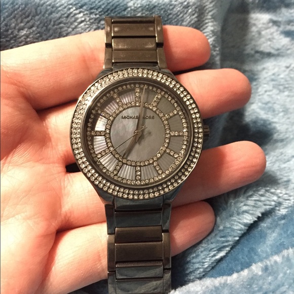 ⚡️🔥SALE!!🔥⚡️Michael Kors Gunmetal Watch - Picture 2 of 5