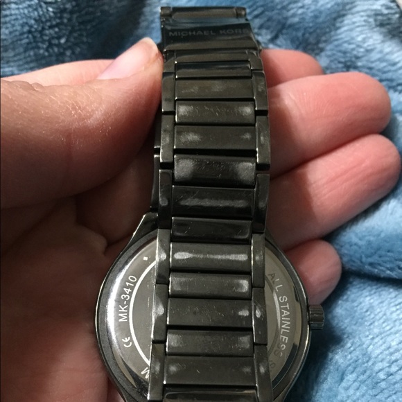 ⚡️🔥SALE!!🔥⚡️Michael Kors Gunmetal Watch - Picture 3 of 5