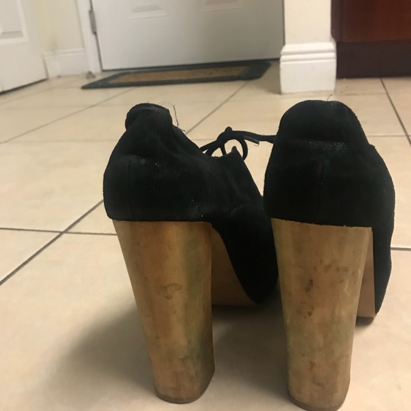 Shoes - Picture 3 of 4