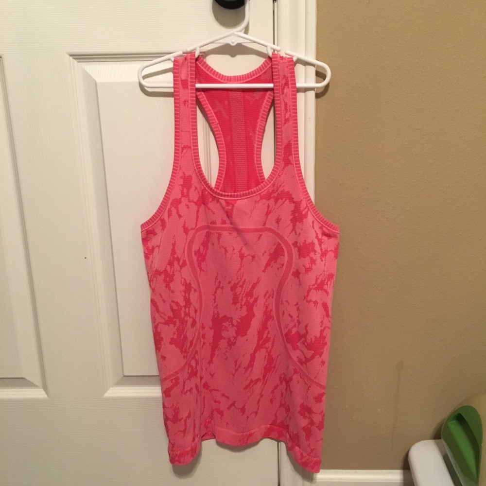 LULULEMON tank!!