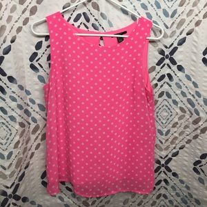 sleeveless pink blouse