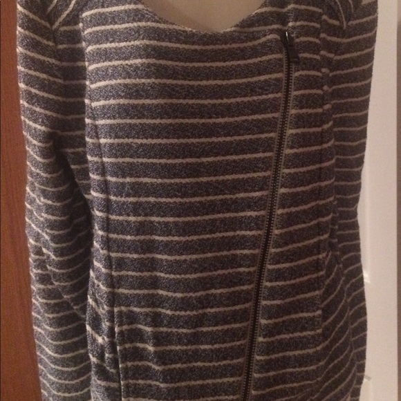 🎉🎉Cute Loft angle zip light jacket - Picture 3 of 6